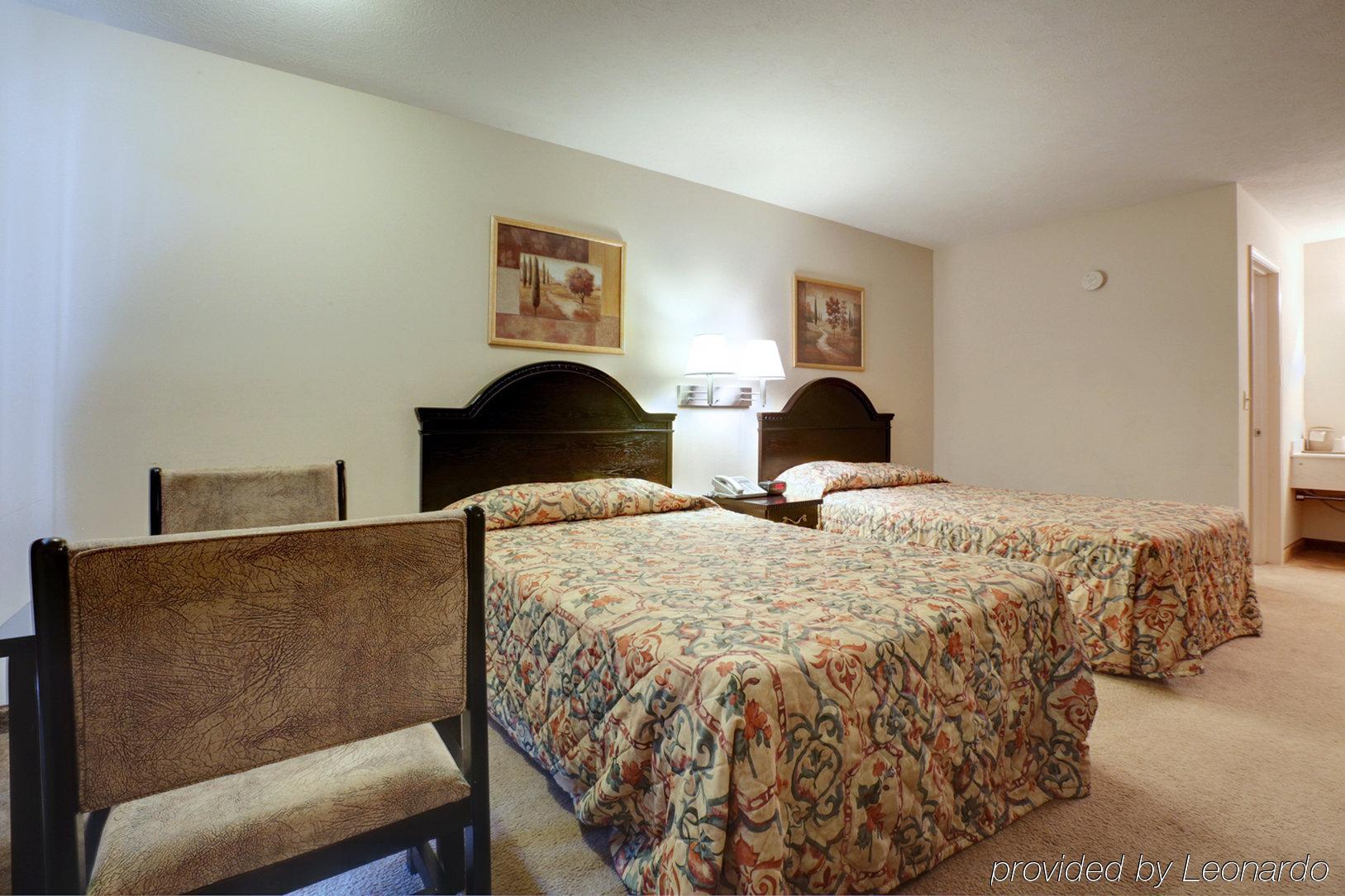 Oak Tree Hotel 2*